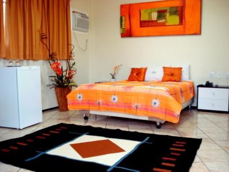 Hugo Plaza Hotel Собрал Екстериор снимка