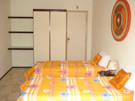 Hugo Plaza Hotel Собрал Екстериор снимка
