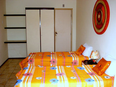 Hugo Plaza Hotel Собрал Екстериор снимка